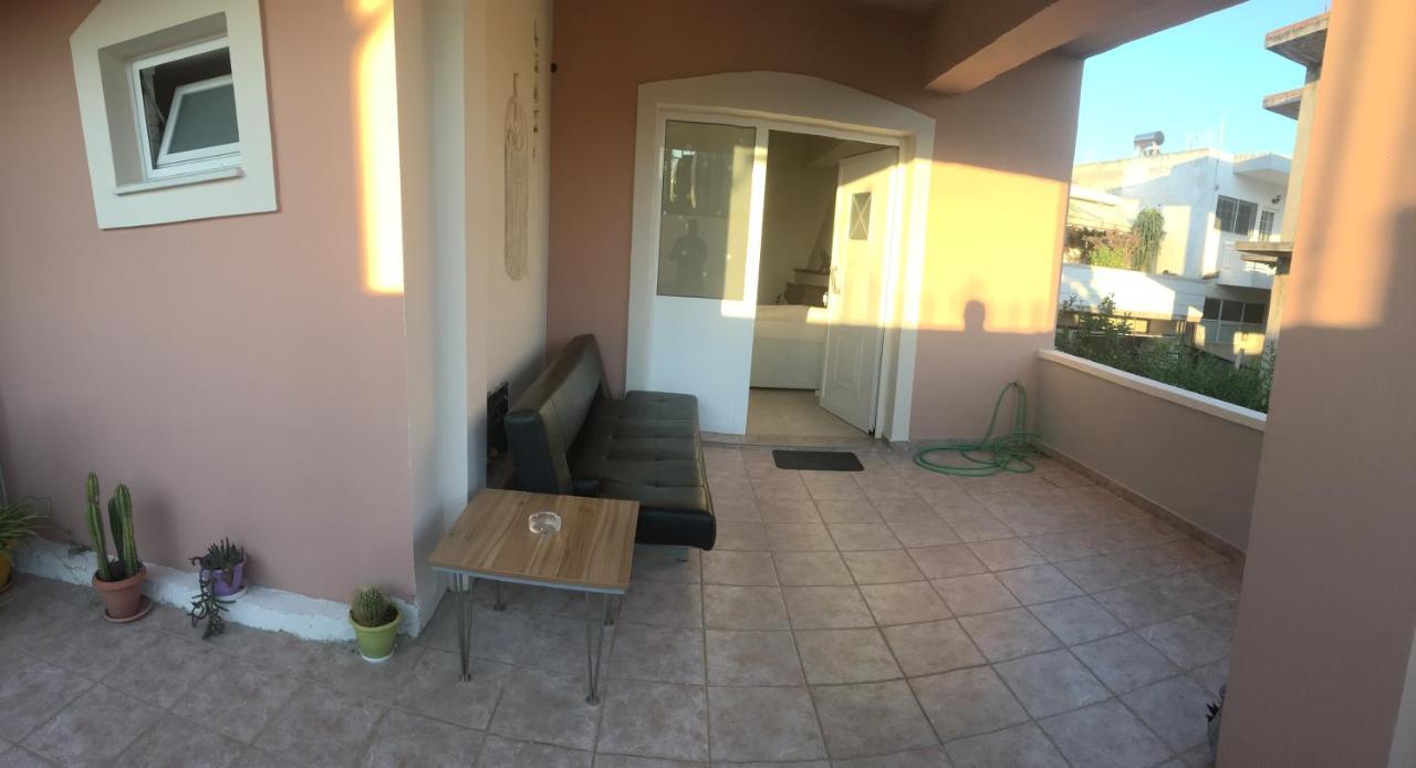 Mersini Apartment Chrissi Akti Chania Exterior foto